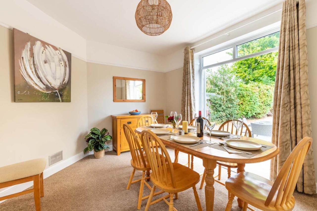 Host & - St Clements House