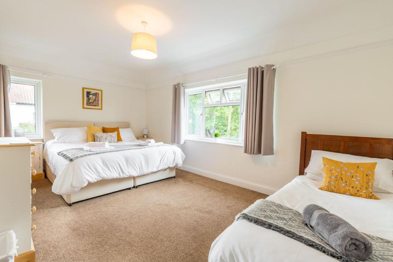 Host & - St Clements House *