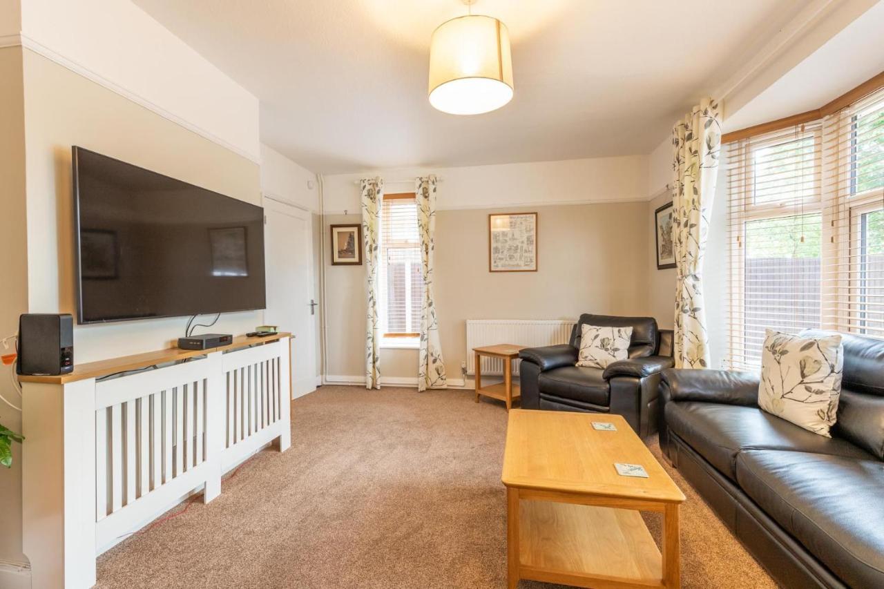 Host & - St Clements House
